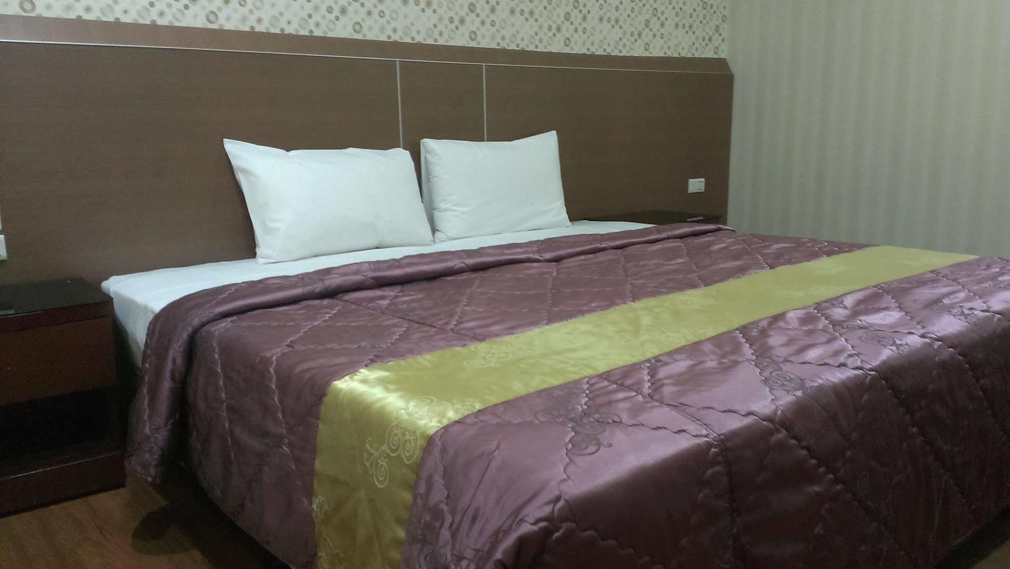 Li Duo Hotel Tajnan Kültér fotó